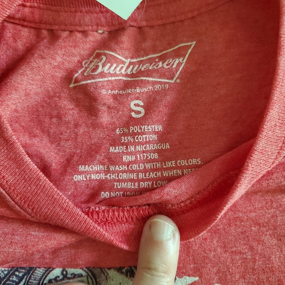 Well Worn Red Budweiser Graphic T-shirt Size Small - Picture 5 of 5